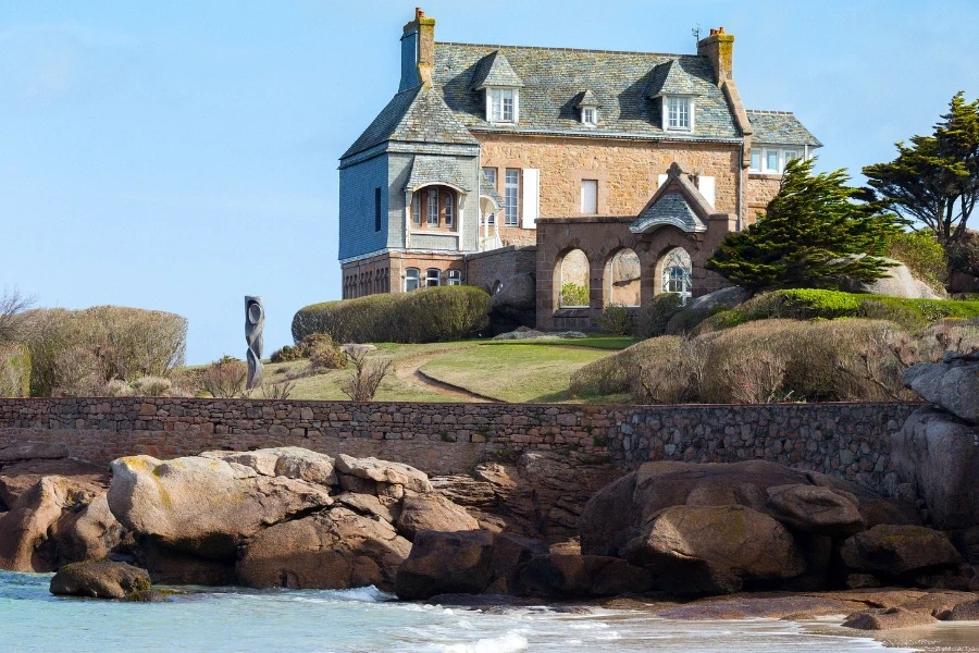 Property in Bretagne Tregastel France - Freepik