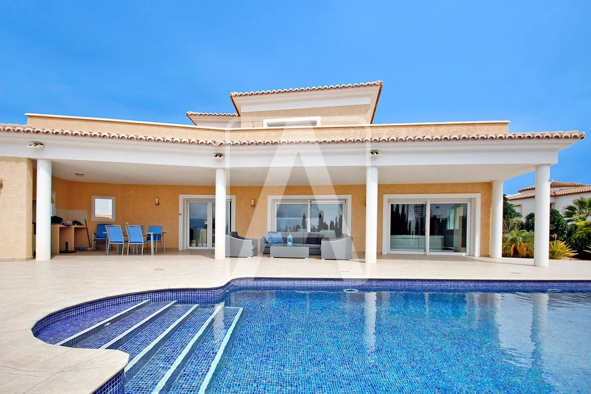 Casa vista de mar com terraco