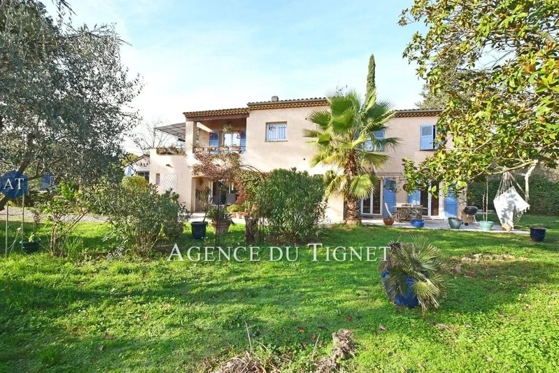 Casa con piscina