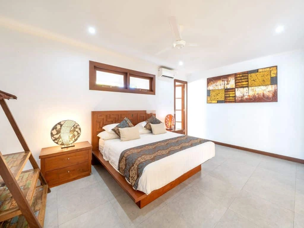 2 - vente maison pieds dans l'eau sanur bali indonésie