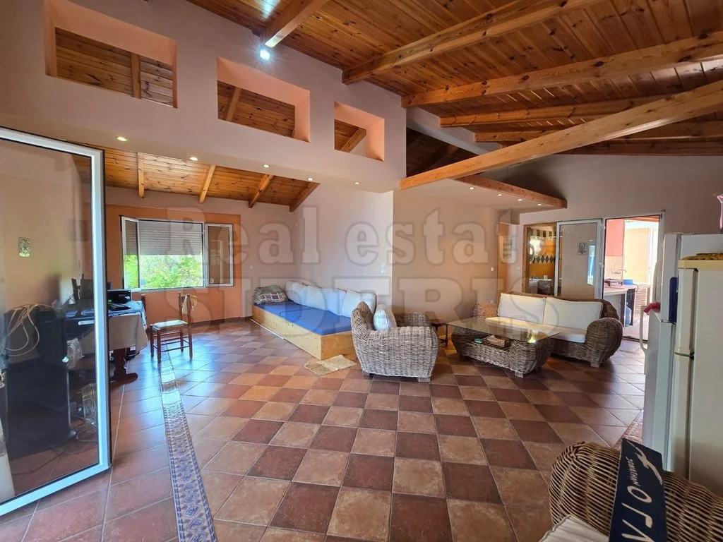 2 - vendita casa fronte mare loutraki-perachora peloponneso grecia