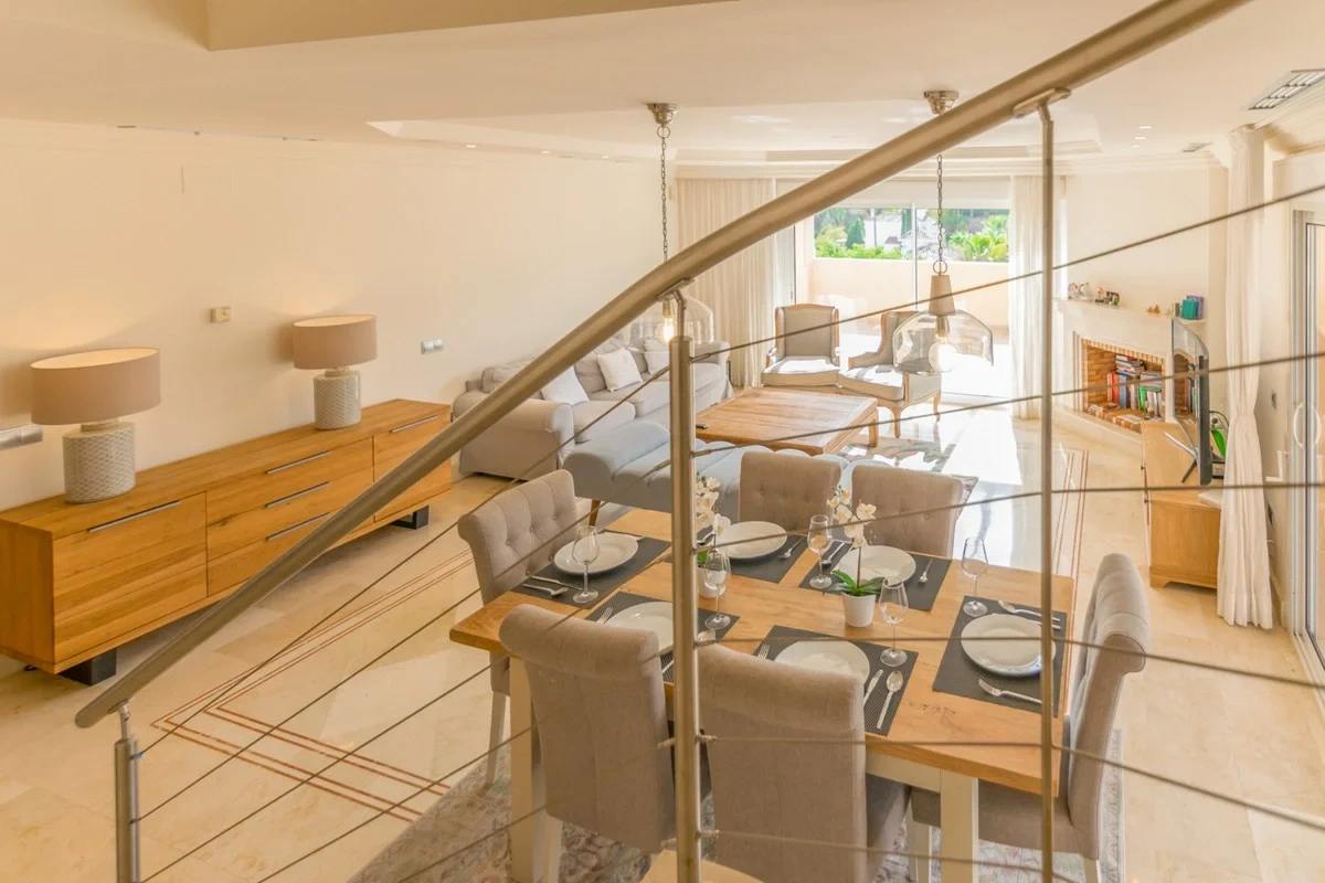2 - verkoop appartement uitzicht op zee nueva andalucia andalusië spanje