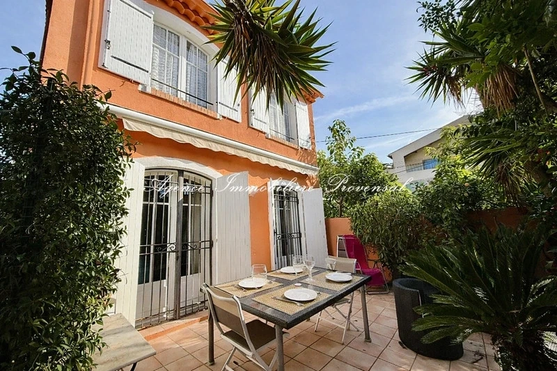 4 bedroom house with terrace