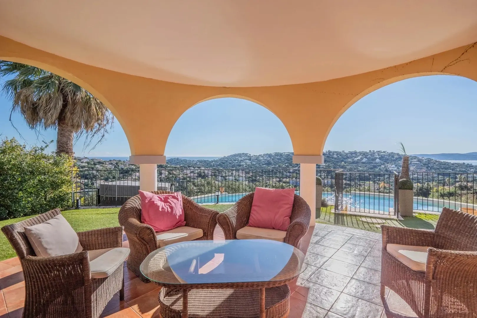 2 - vente maison vue mer sainte-maxime var france