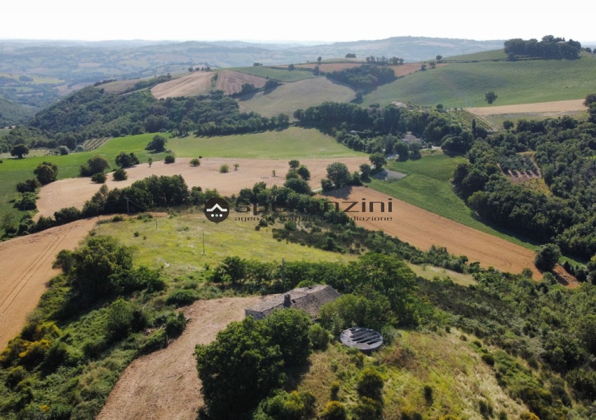 2 - venda propriedade fossombrone marcas itália