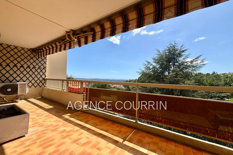 Apartamento vista al mar con terraza