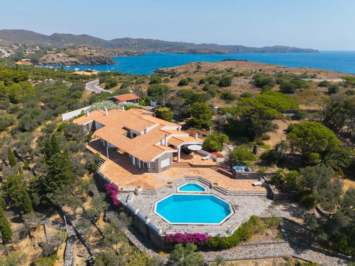 2 - verkoop huis aan het water cadaques catalonia spanje