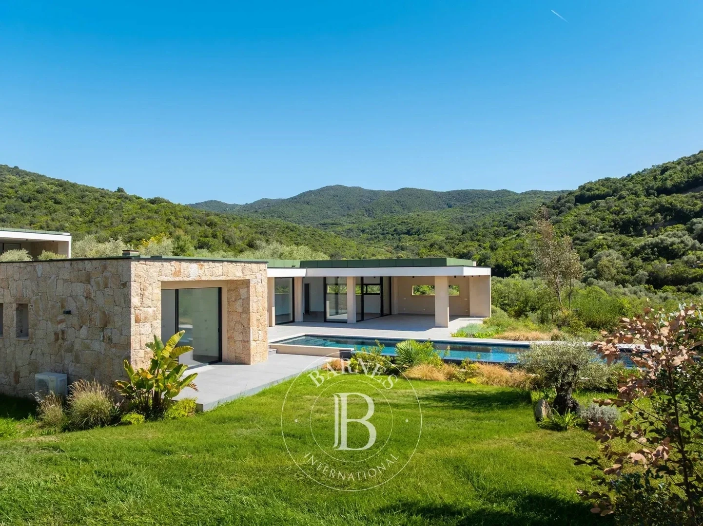 2 - venta casa vista al mar porticcio córcega del sur francia