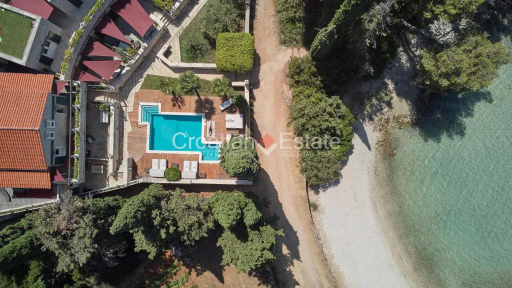 2 - vendita casa fronte mare brač spalatino-dalmata croazia
