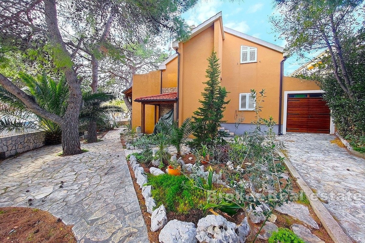4 bedroom waterfront house
