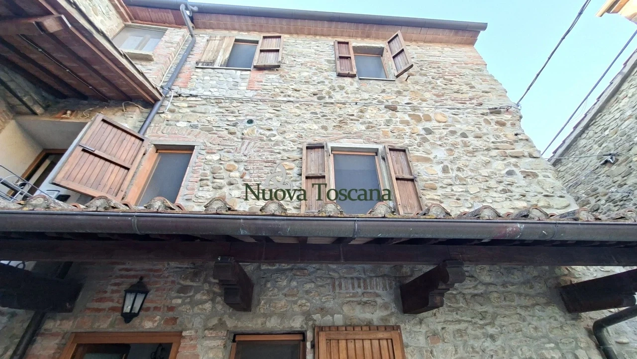 2 - house for sale in arezzo tuscany italy