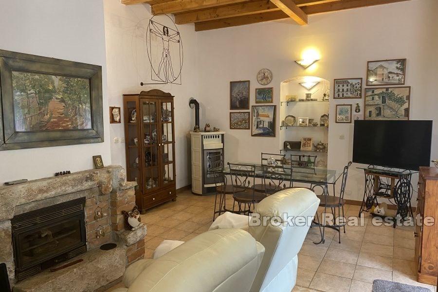 2 - vente maison plage à pied solta split-dalmatie croatie