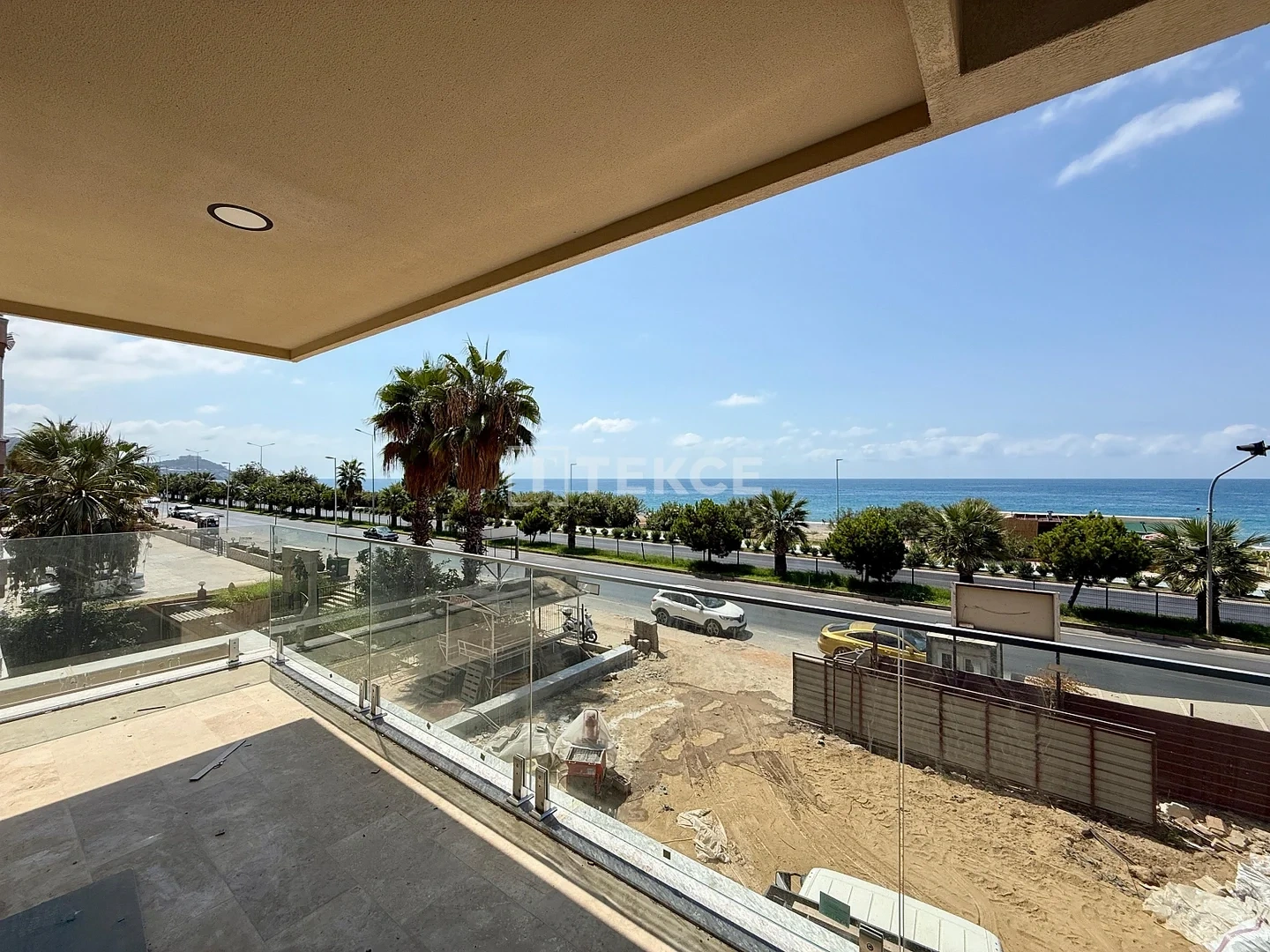 1 - verkoop appartement aan het water alanya antalya turkije