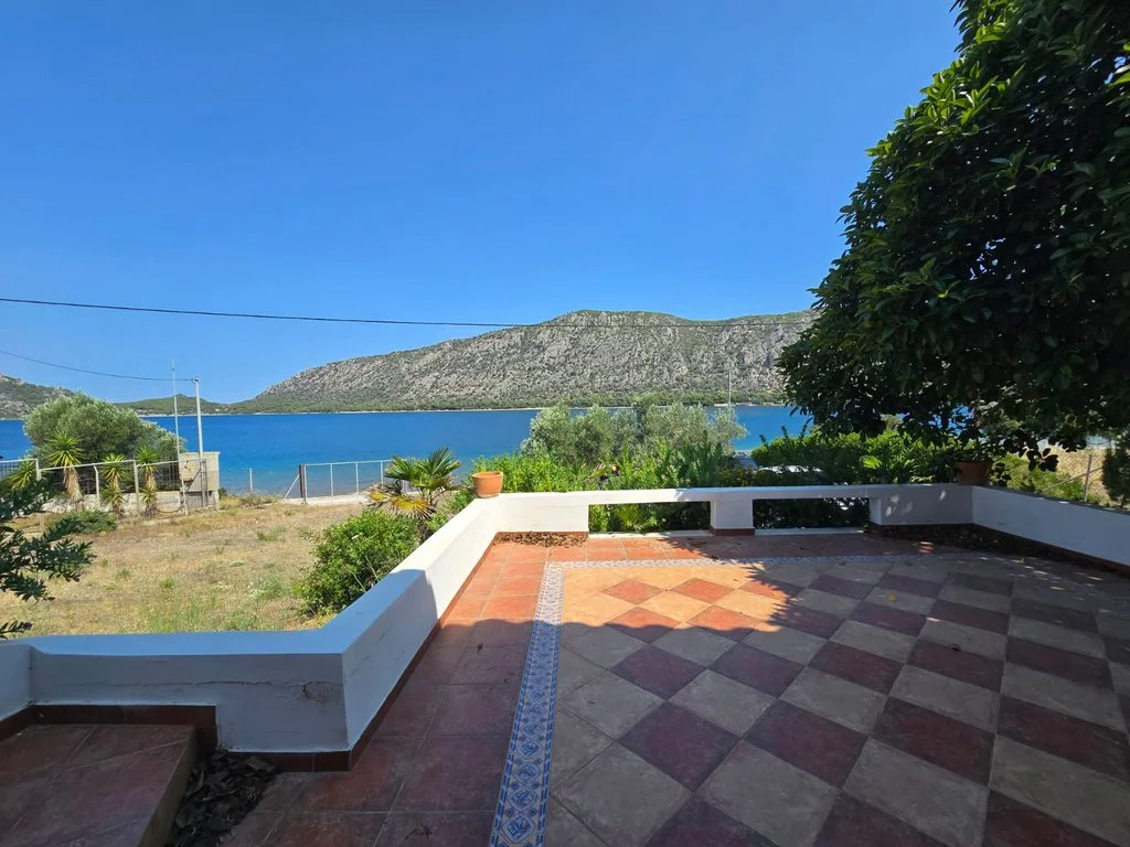 1 - vendita casa fronte mare loutraki-perachora peloponneso grecia