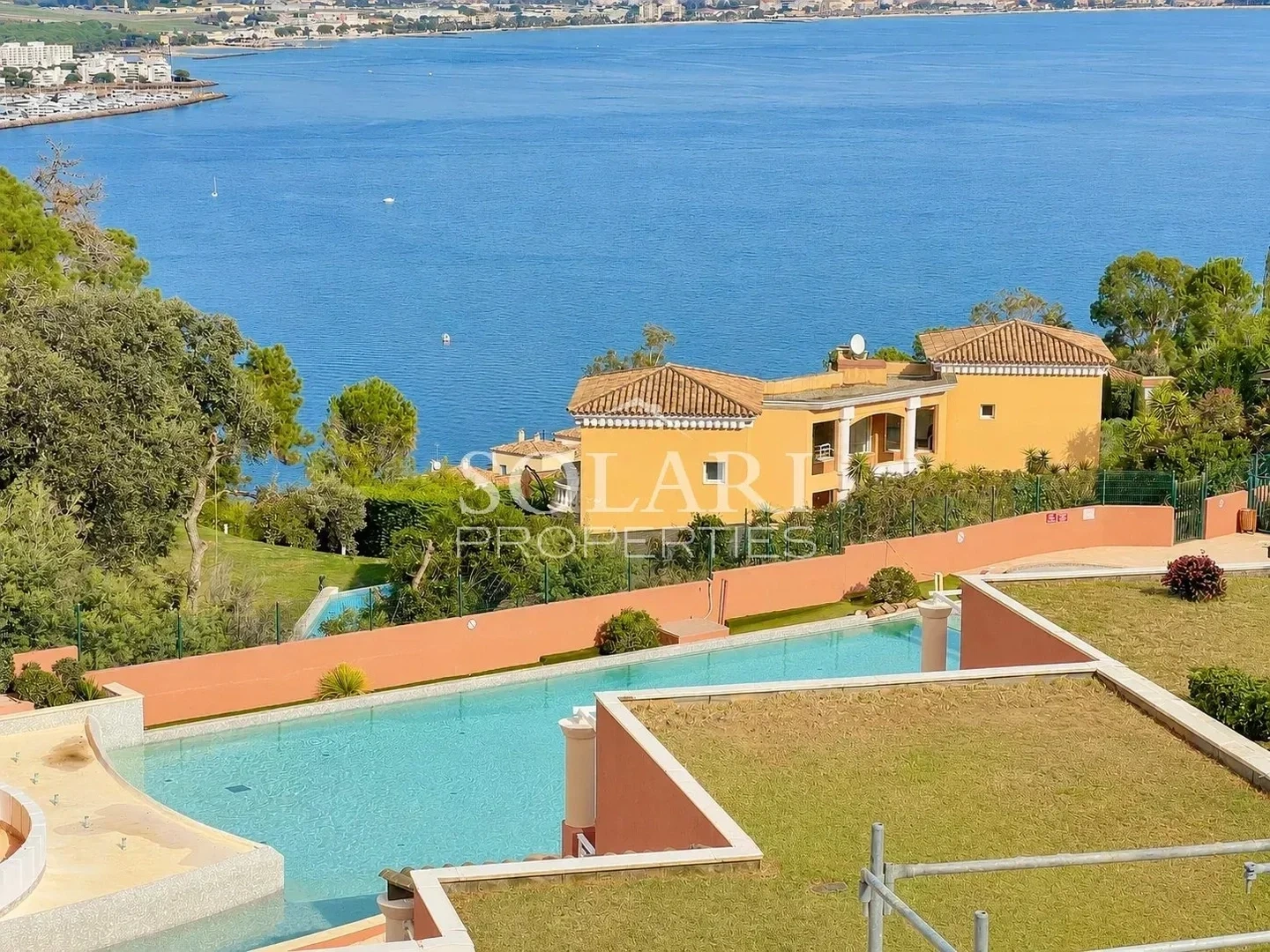 1 - sea view apartment for vacation rentals in théoule-sur-mer alpes-maritimes france