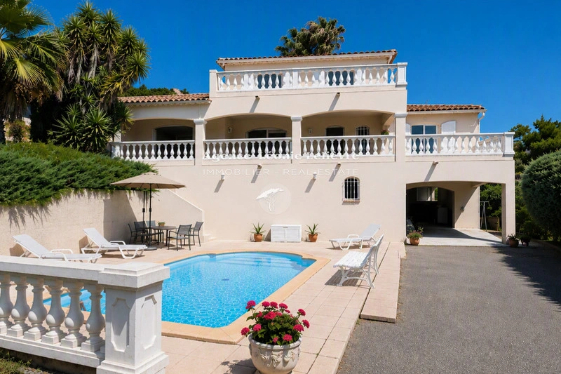 1 - sea view house for sale in les issambres var france