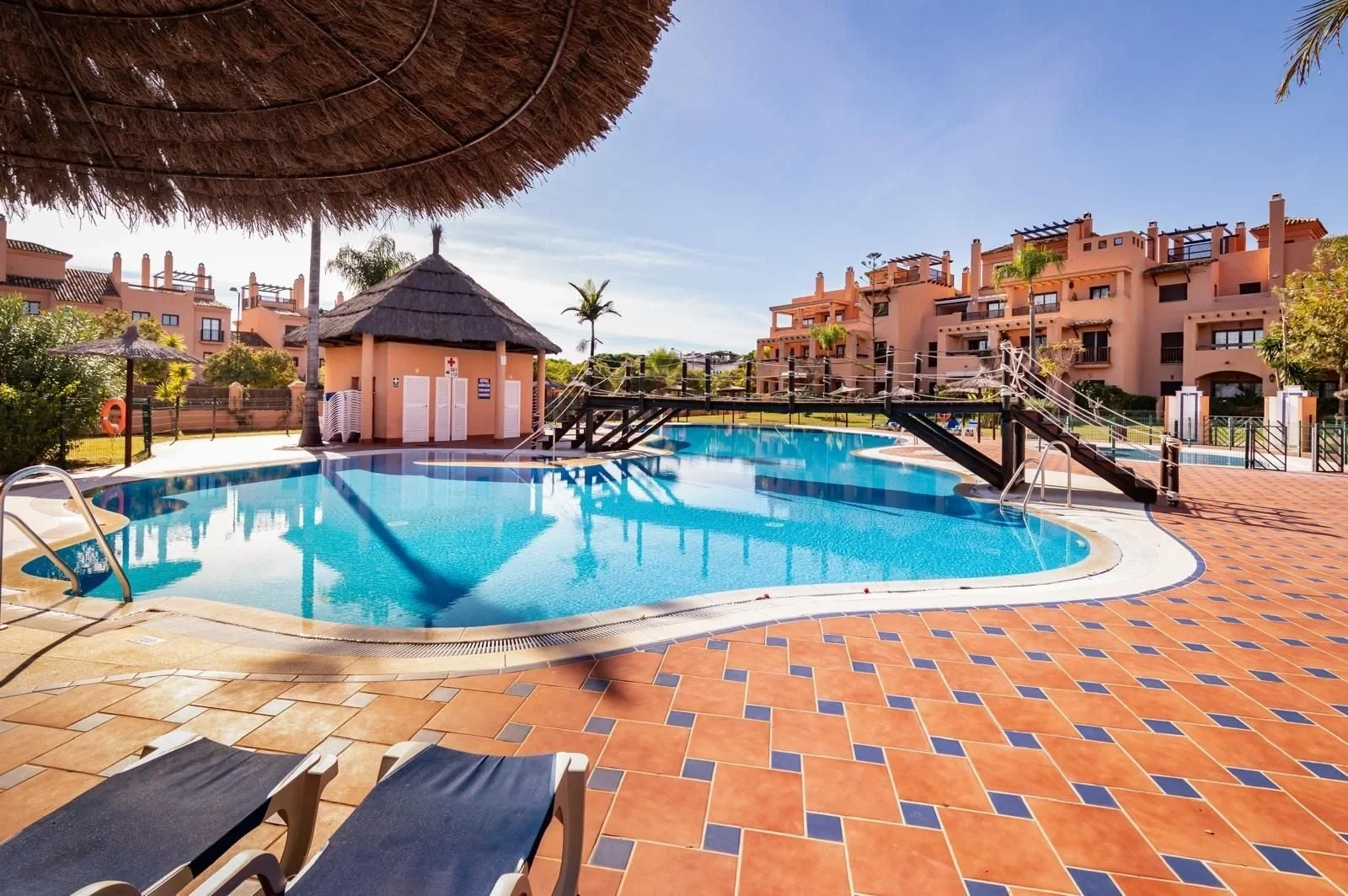 2 - verkauf wohnung strandpromenade atalaya isdabe - costa del sol andalusien spanien