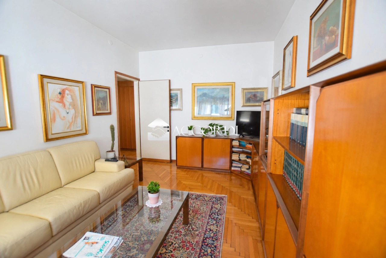 2 - estate for sale in montebelluna veneto italy