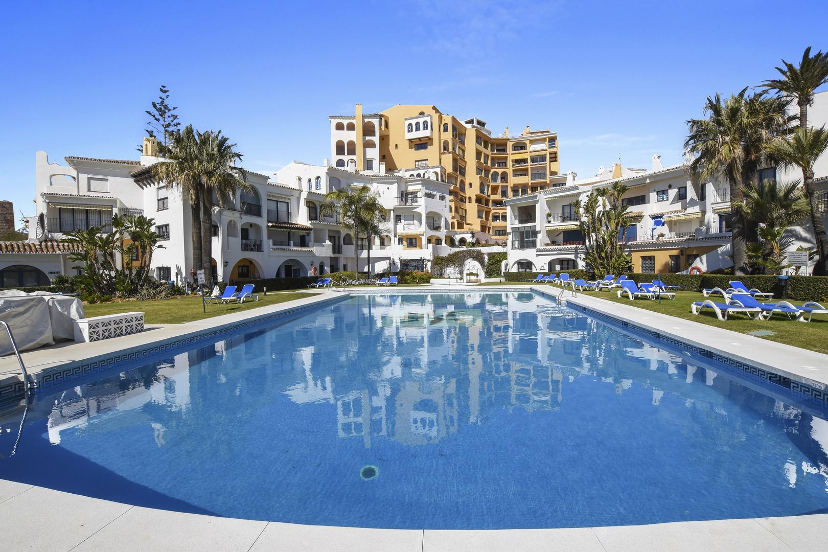1 - verkauf wohnung direkt am wasser marbella - costa del sol andalusien spanien