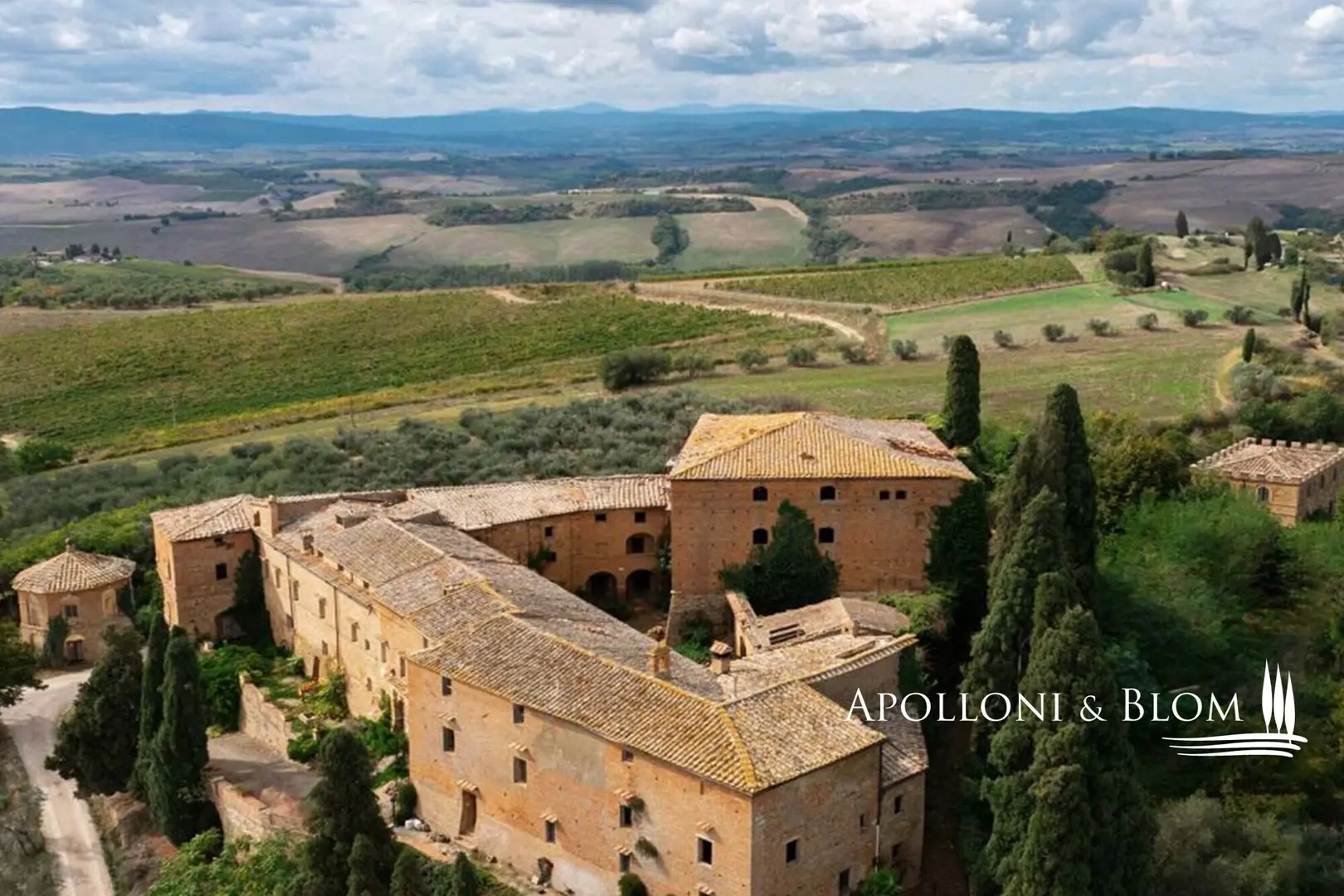 1 - vendita castello montalcino toscana italia