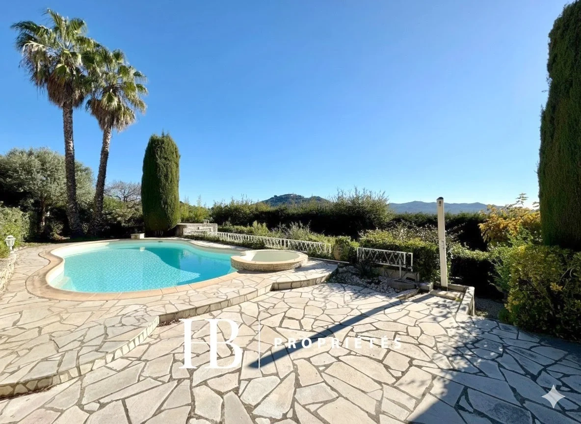 2 - verkoop huis uitzicht op zee six fours les plages var frankrijk