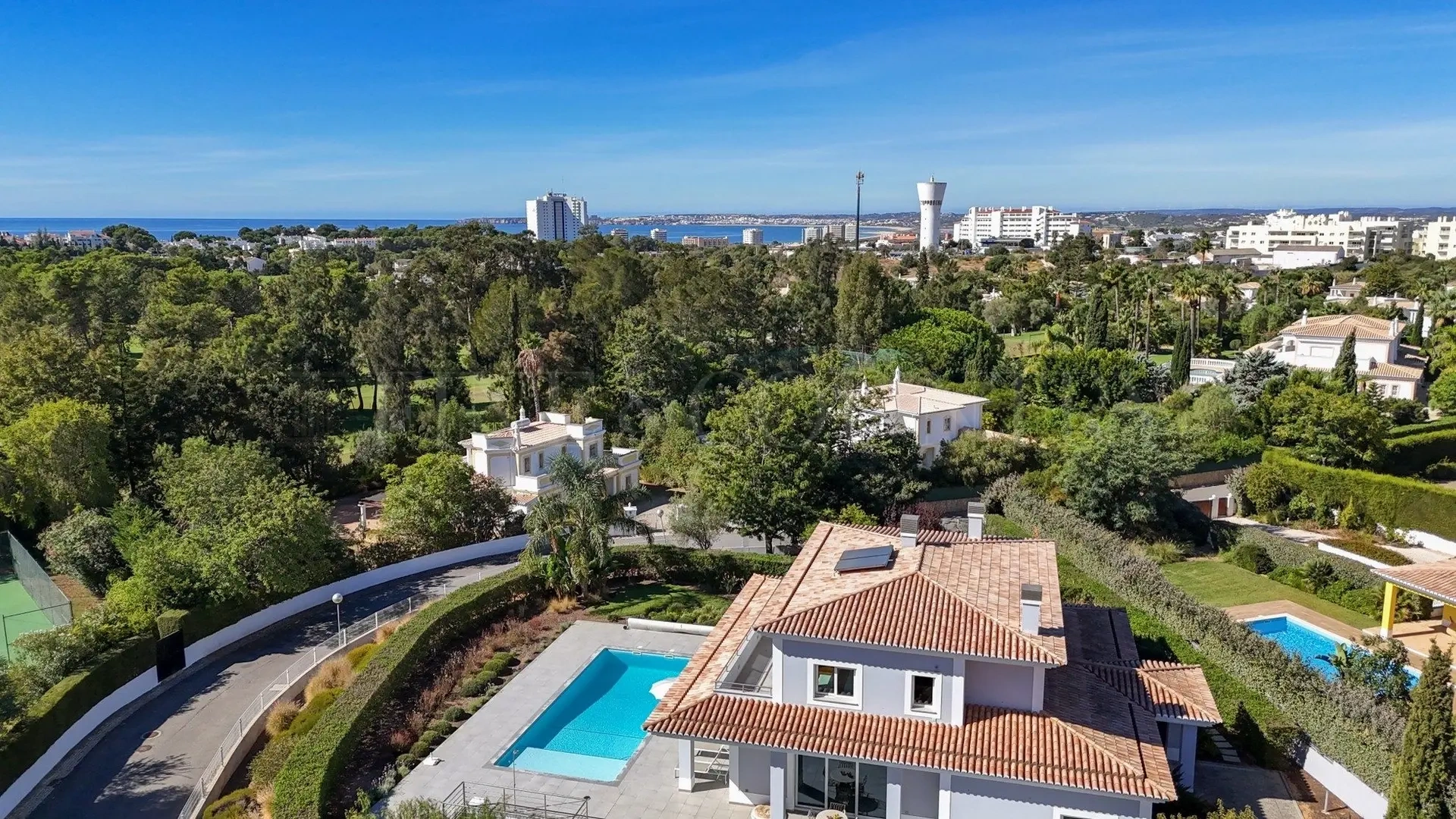 1 - venta villa a pie de playa alvor algarve portugal