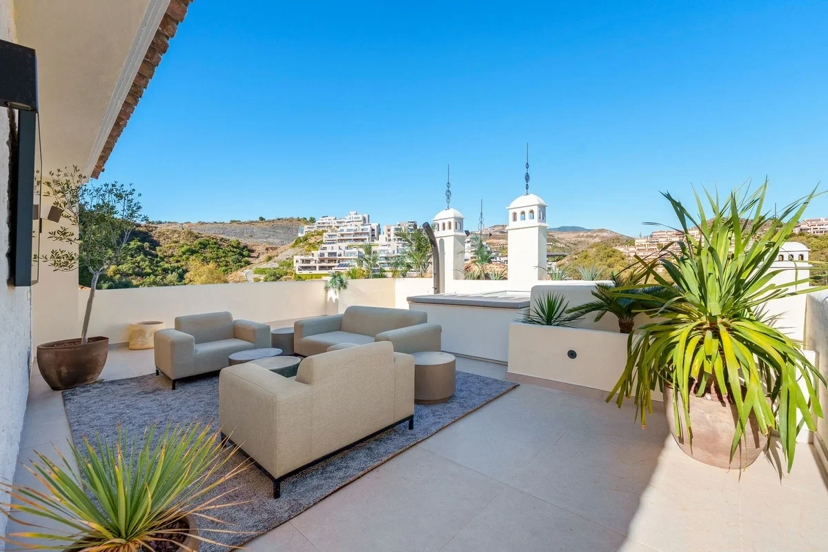 1 - sea view apartment for sale in nueva andalucia andalusia spain