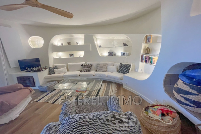 2 - sea view apartment for vacation rentals in théoule-sur-mer alpes-maritimes france
