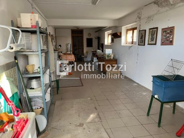 2 - verkauf wohnung semproniano toskana italien