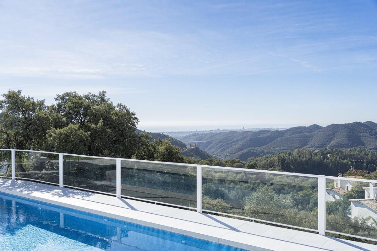 1 - sea view apartment for sale in istan andalusia spain