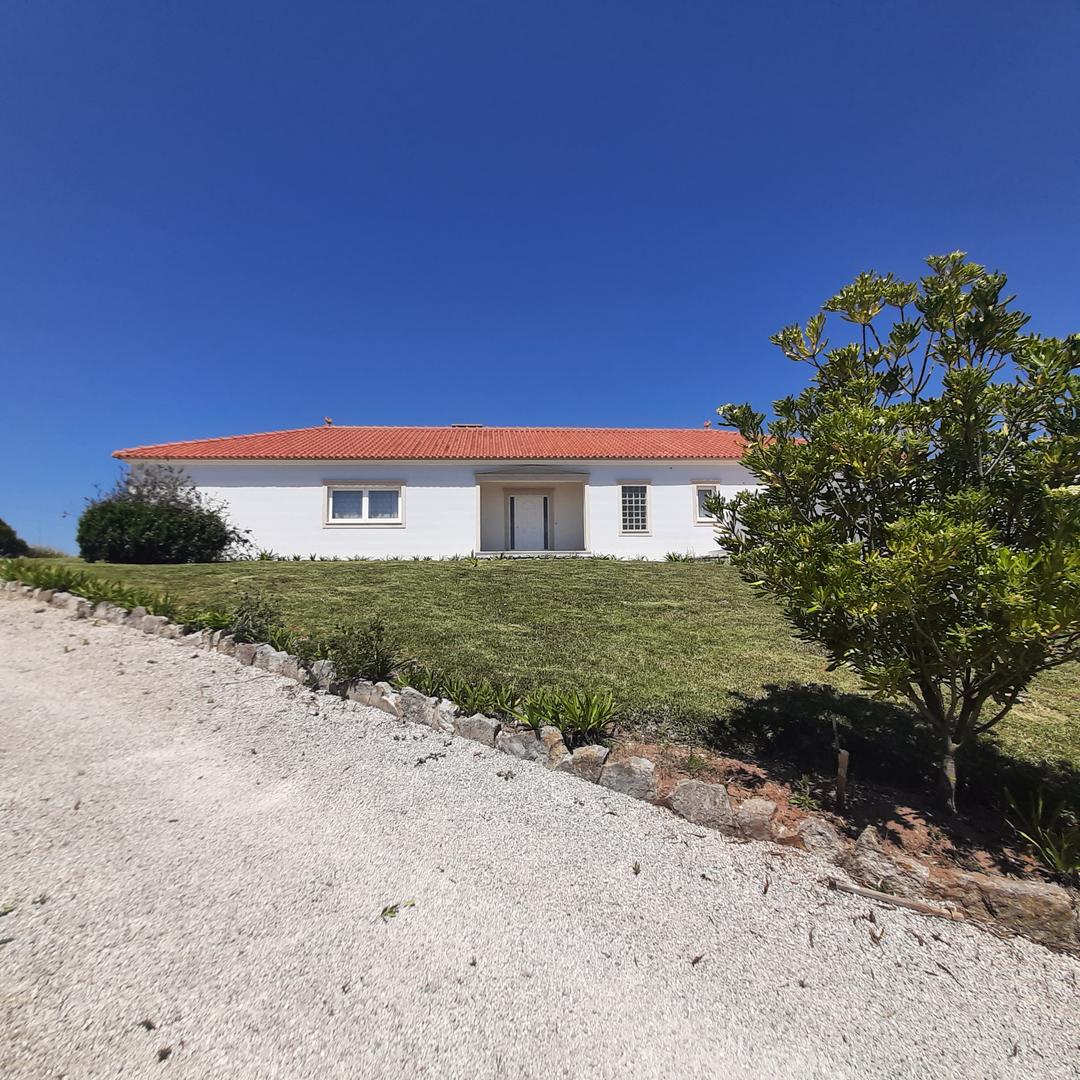 Casa vista de mar com terraco