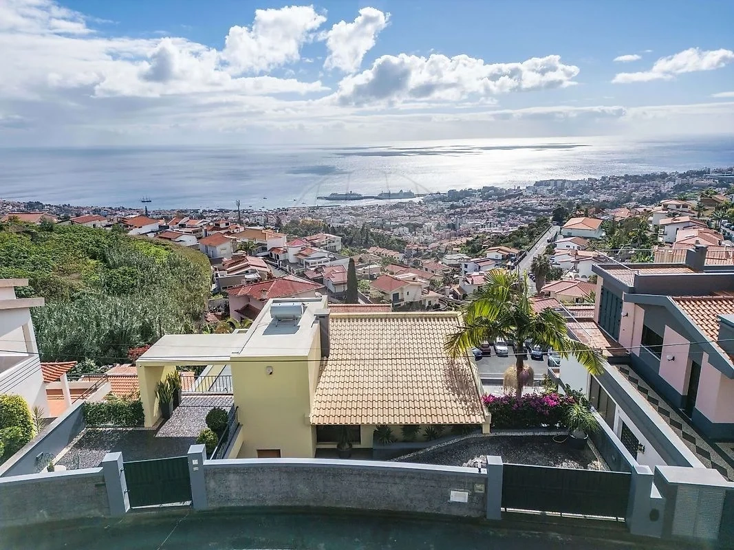 1 - verkoop terrein uitzicht op zee funchal madeira portugal