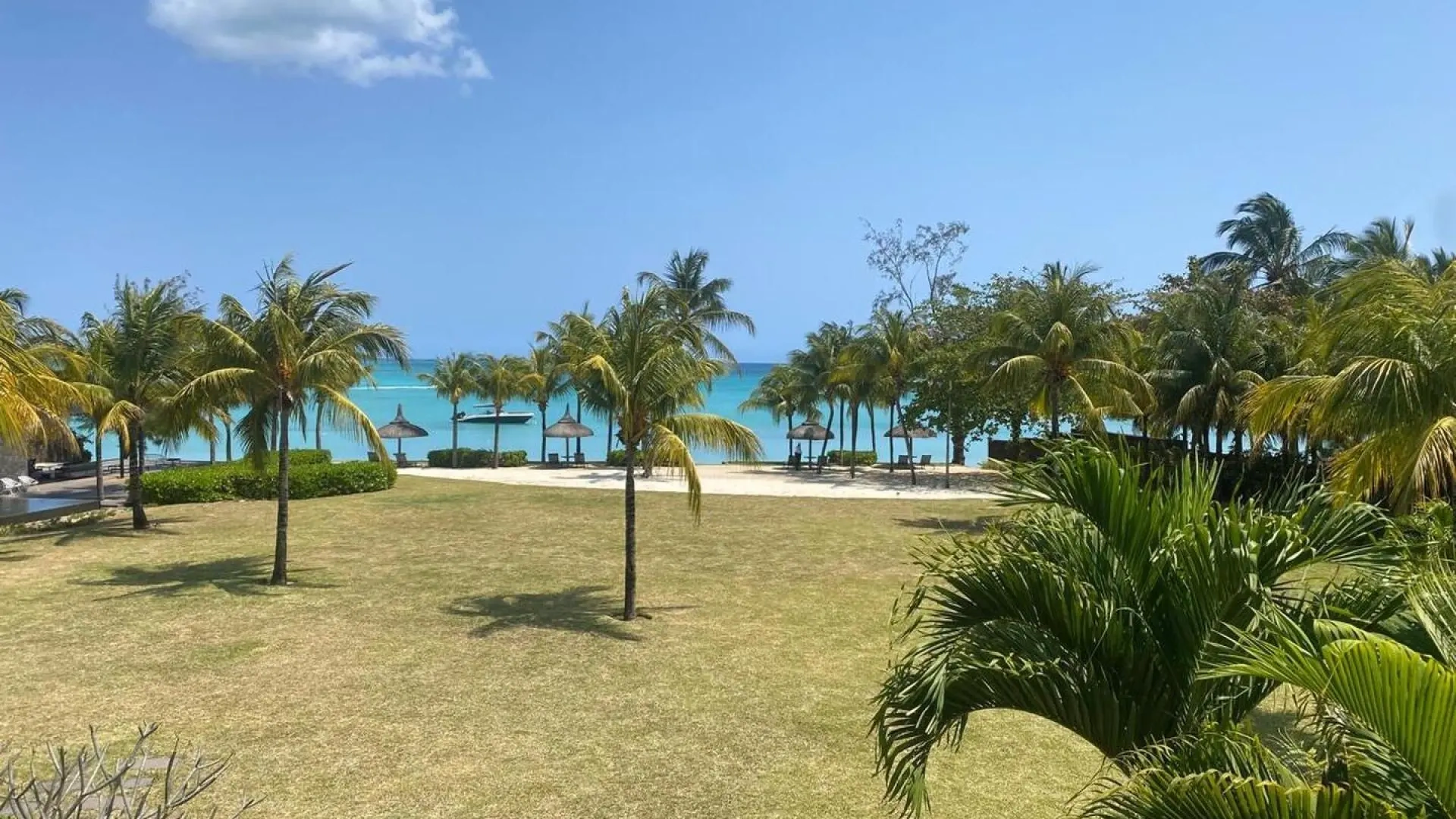 1 - verkoop appartement aan het water grand baie rivière du rempart mauritius