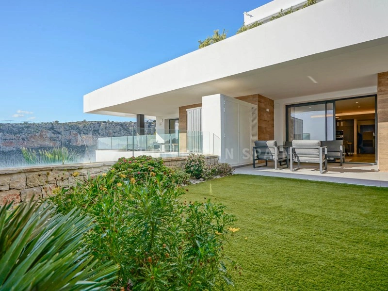 Apartamento con piscina