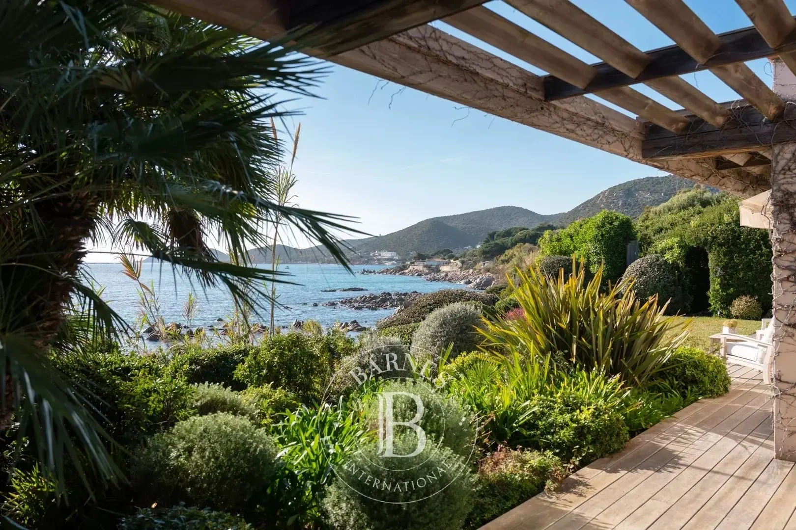 1 - vente maison pieds dans l'eau ajaccio corse (du-sud) france