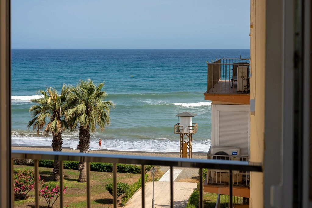 1 - продажа квартира ноги в воде torrox андалусия испания