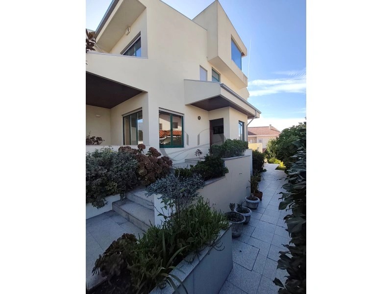 2 - house for sale in canidelo north region portugal