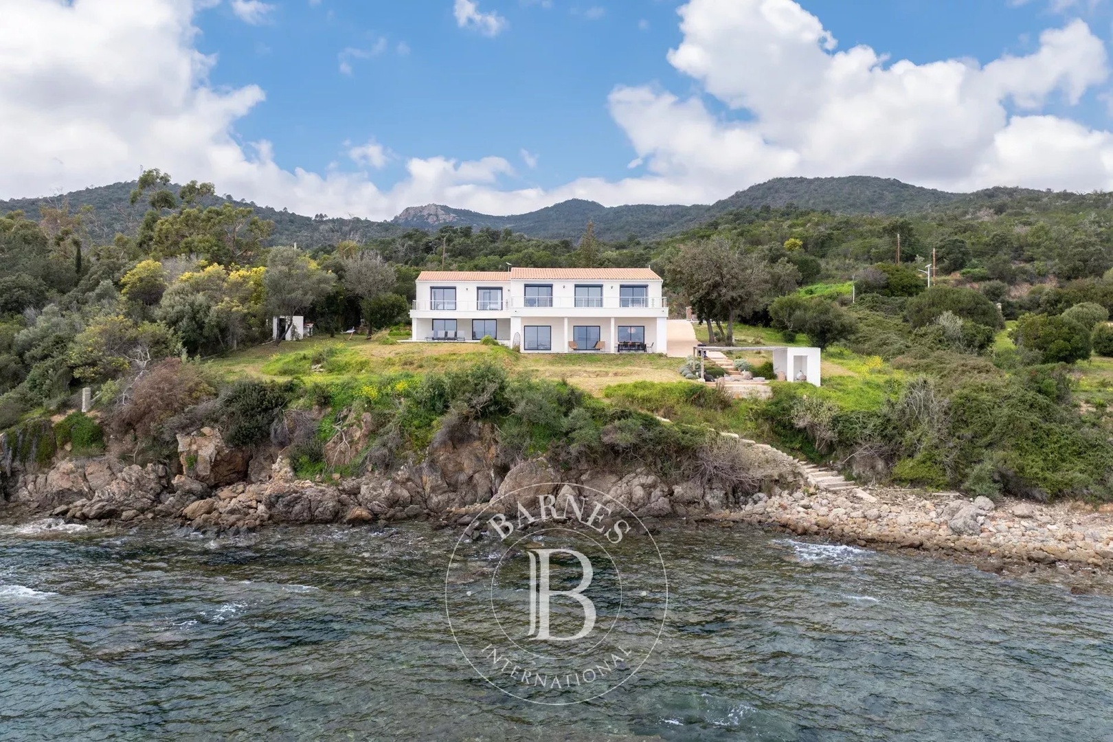 1 - venda casa frente ao mar sari-solenzara corse (du-sud) frança