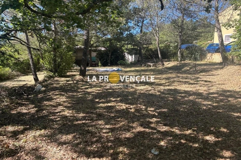 1 - venda terreno gréasque bouches-du-rhône frança
