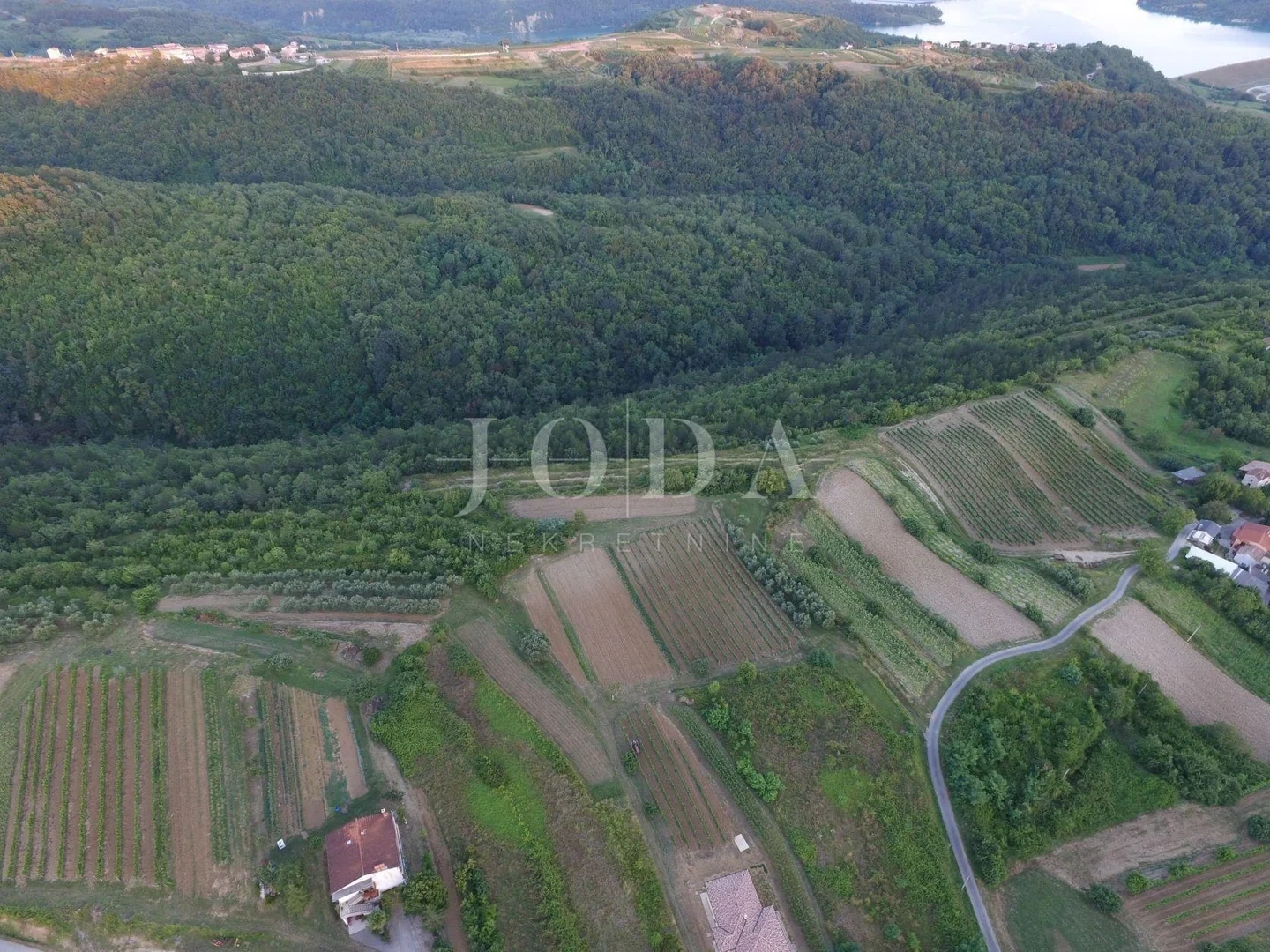 2 - vente terrain buzet istrie croatie