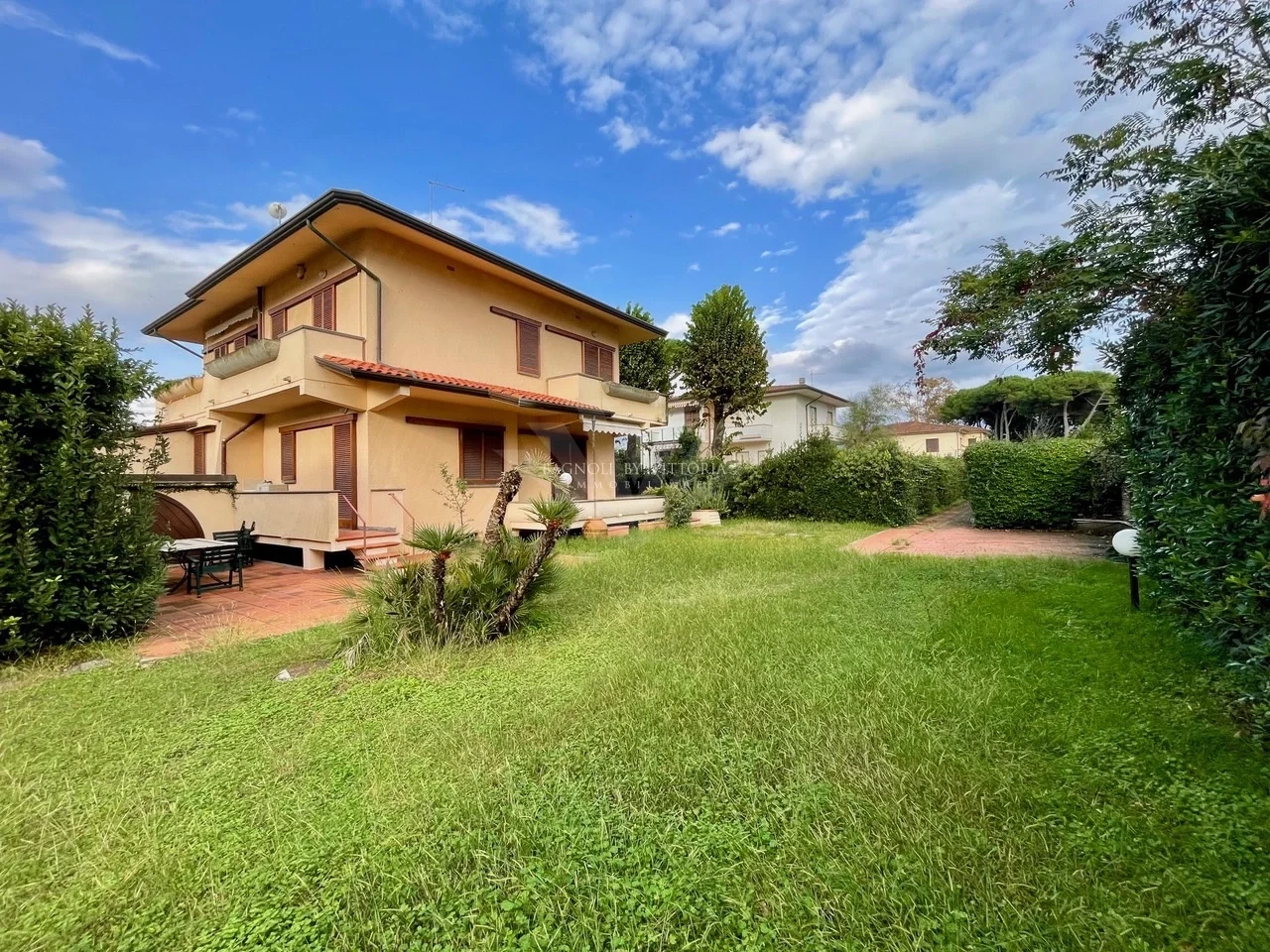 1 - venda casa pietrasanta toscana itália