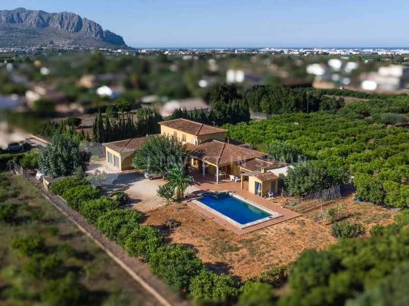 Casa con piscina