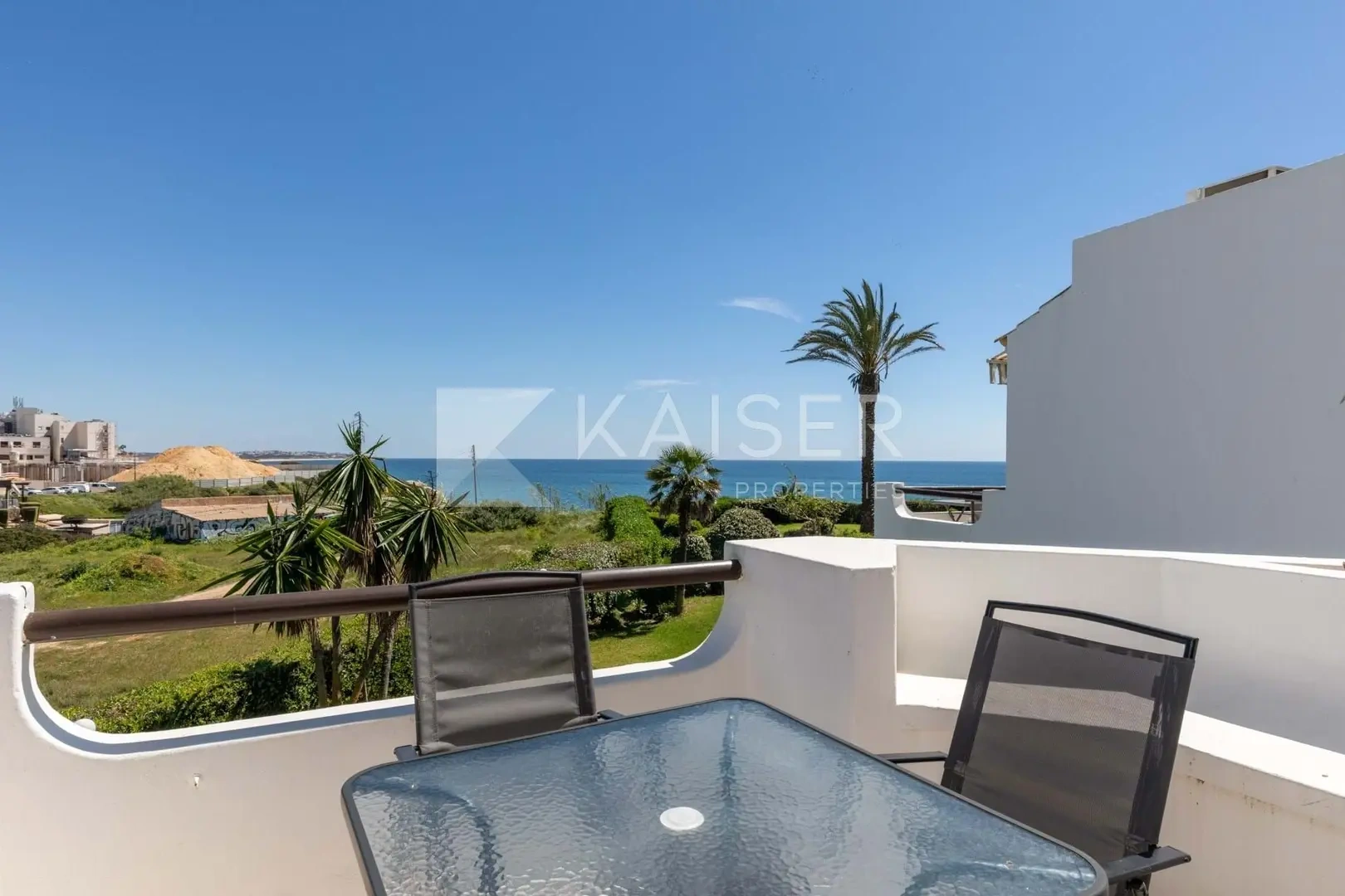 1 - verkoop appartement aan het water porches algarve portugal