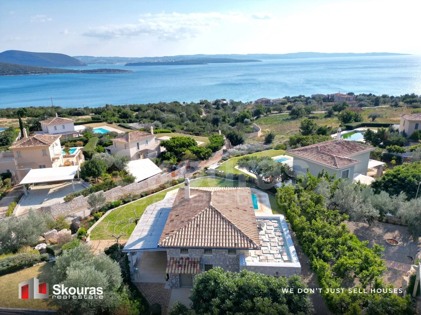 1 - vente maison pieds dans l'eau salanti péloponnèse grèce