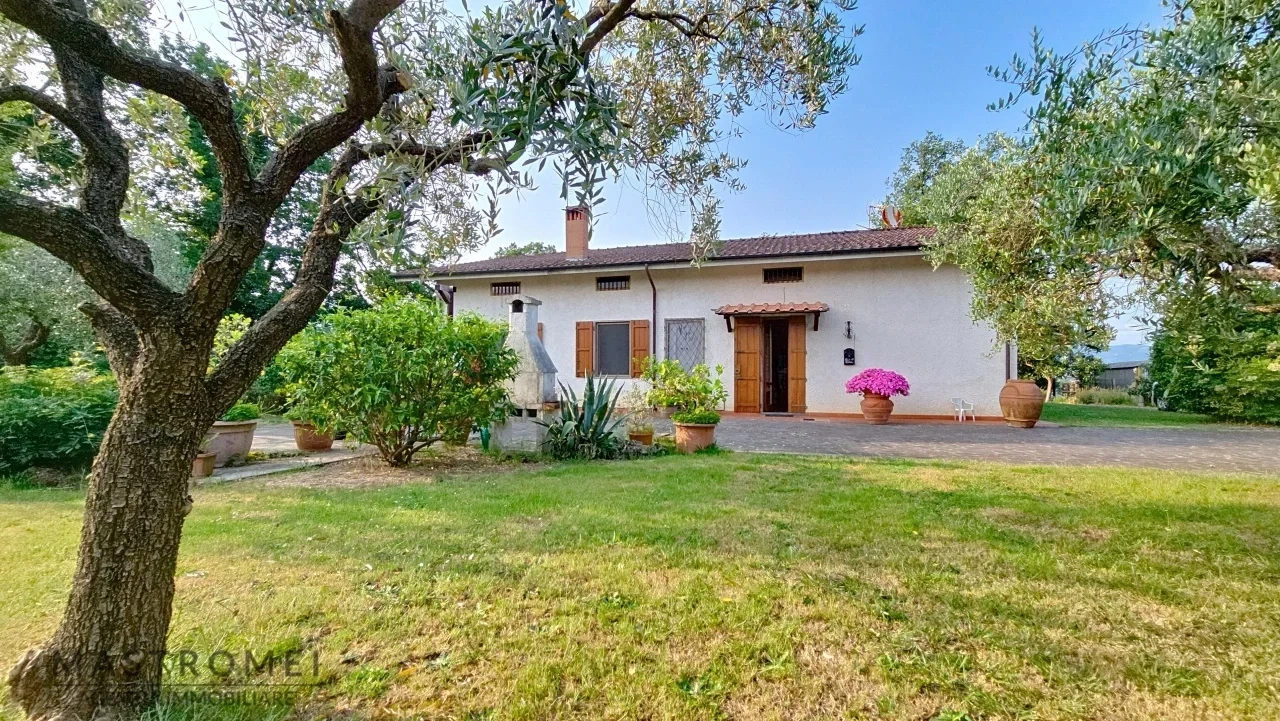 1 - verkoop huis montecarlo tuscany italië