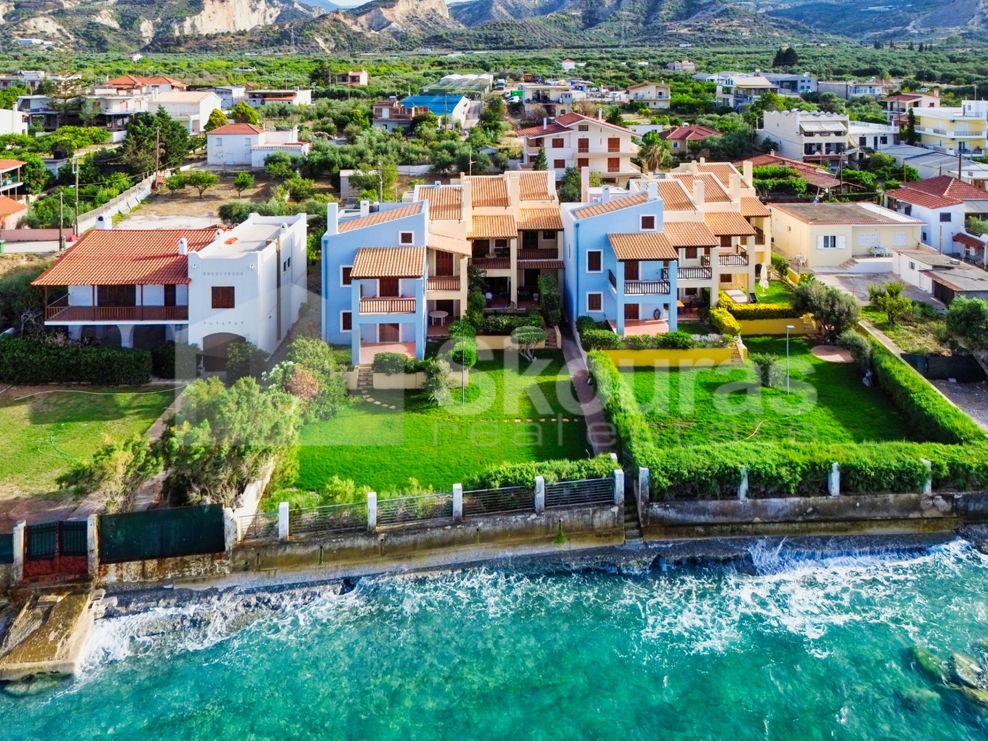 1 - vente maison pieds dans l'eau xylokastro-evrostini péloponnèse grèce