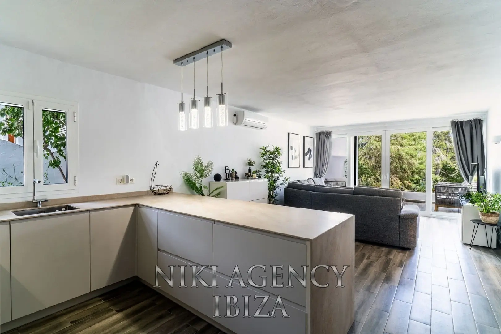 1 - verkoop appartement strand to voet sant josep de sa talaia ibiza - balearic islands spanje
