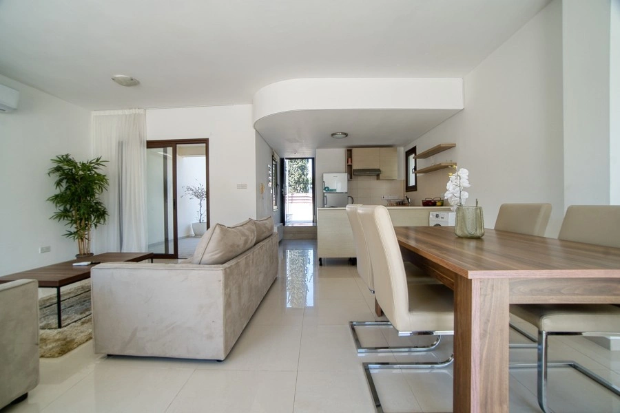 2 - venta casa a pie de playa limassol limassol chipre