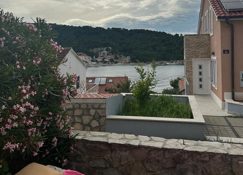 1 - sea view apartment for sale in stomorska split-dalmatia croatia