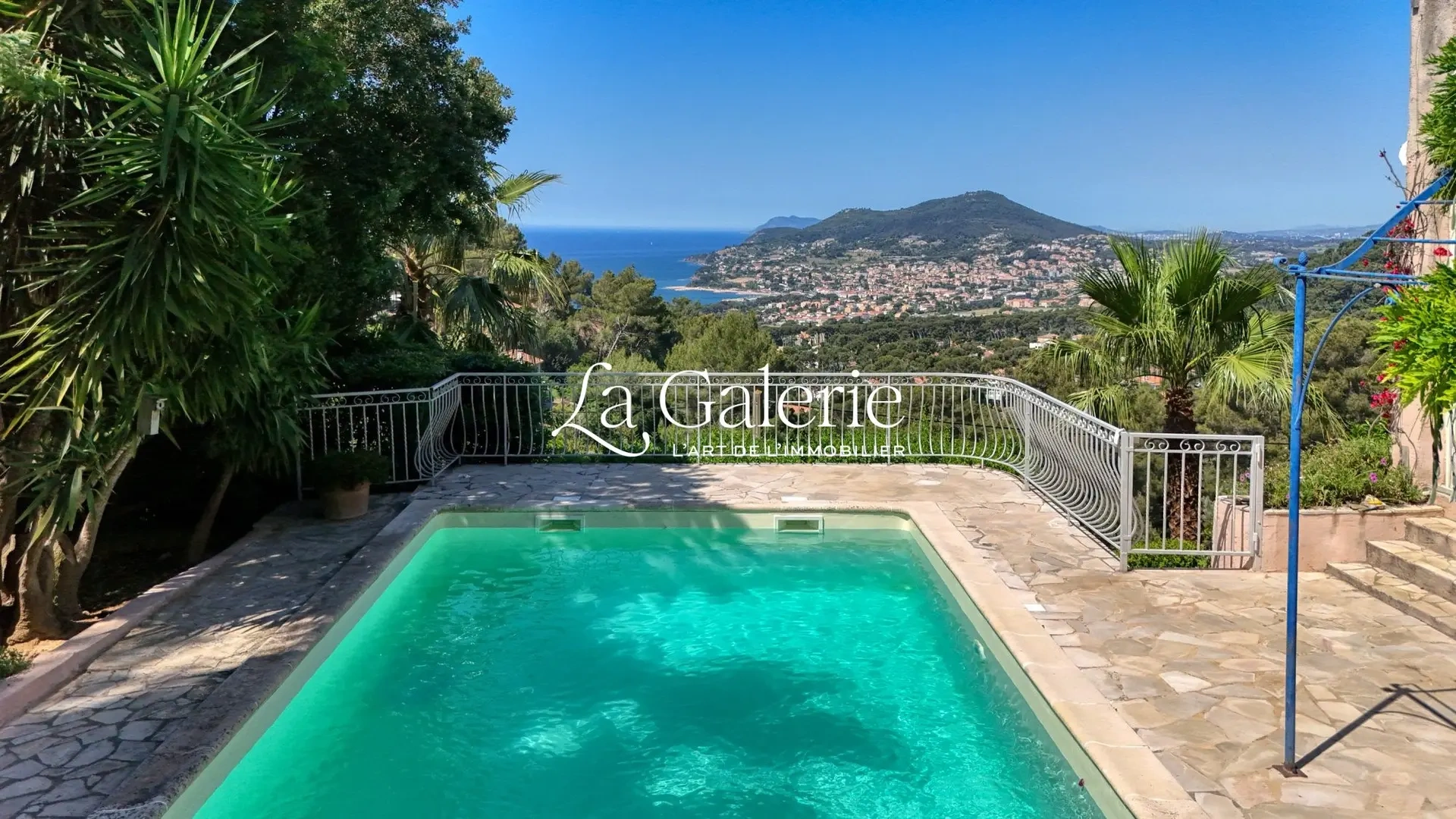 1 - venta casa vista al mar carqueiranne var francia